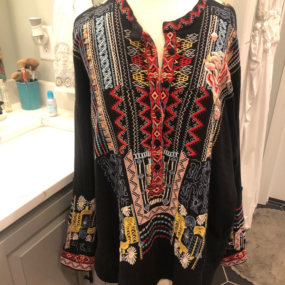 Johnny Was Tunic        heavy embroidery